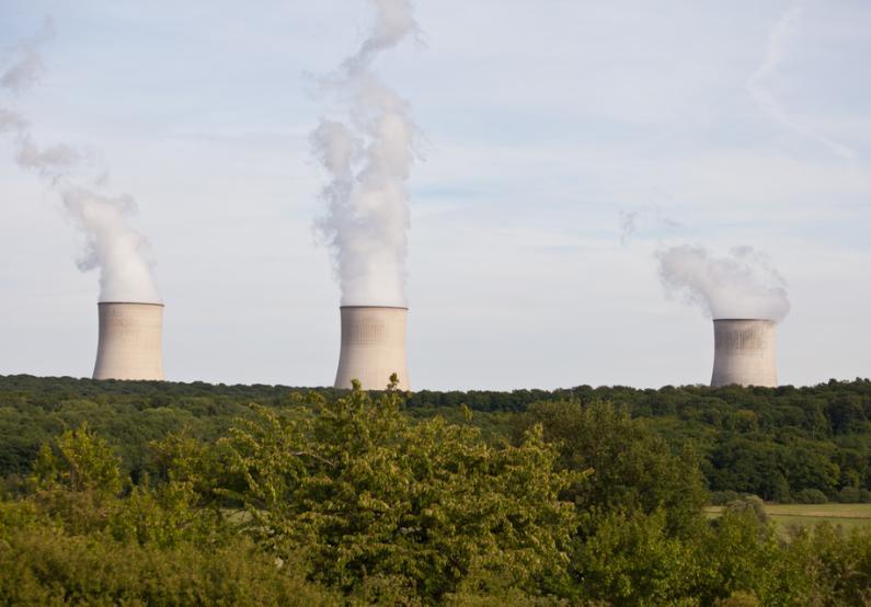 energia nuclear traducoes